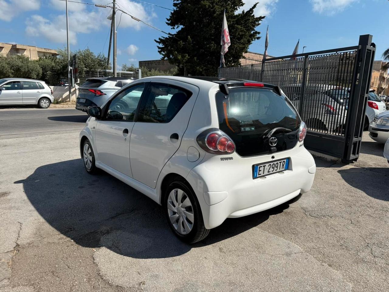 Toyota Aygo 1.0 12V VVT-i 5 porte Active Connect