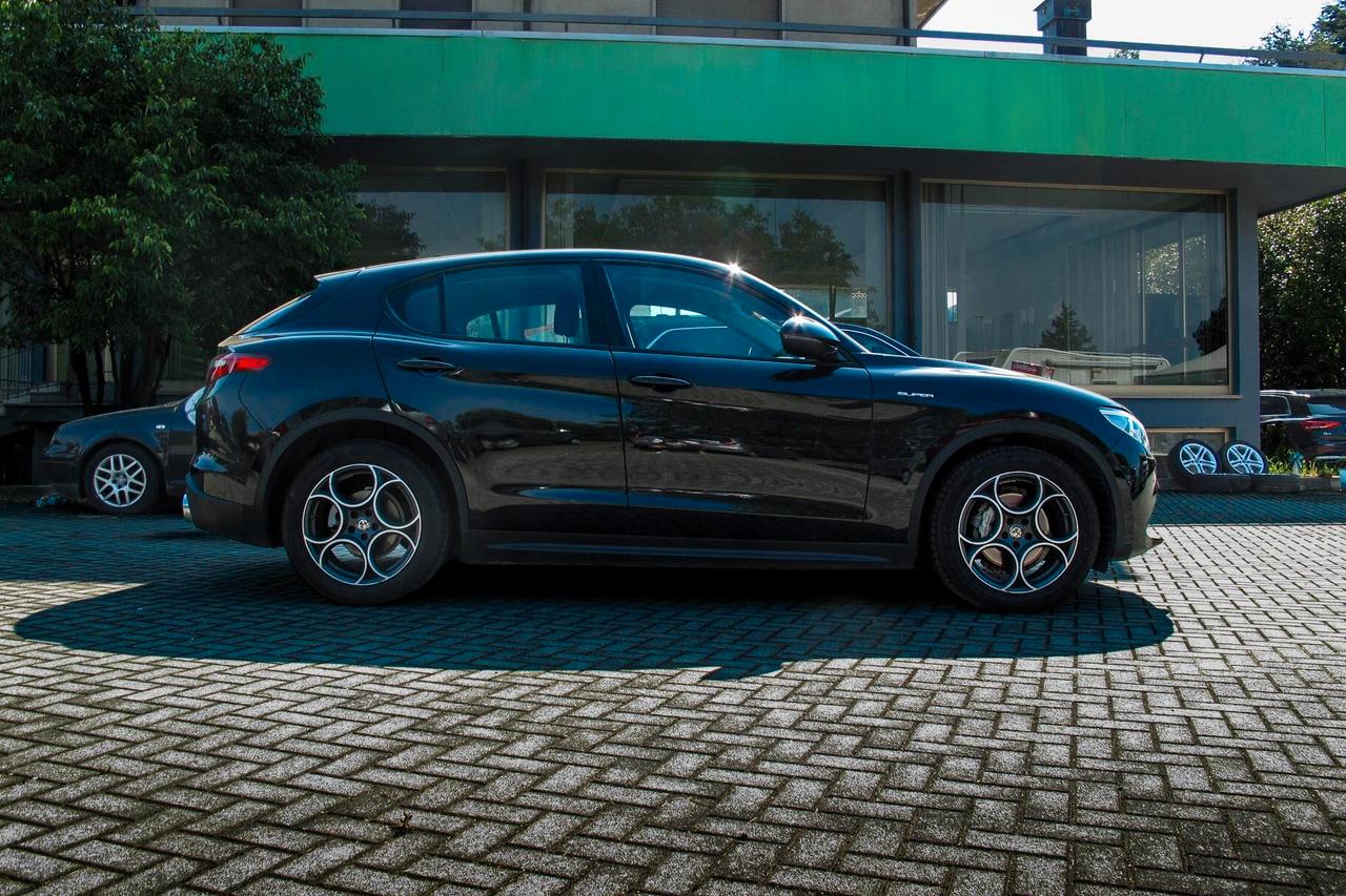 Alfa Romeo Stelvio 2.2 Turbodiesel 160 CV AT8 RWD Business