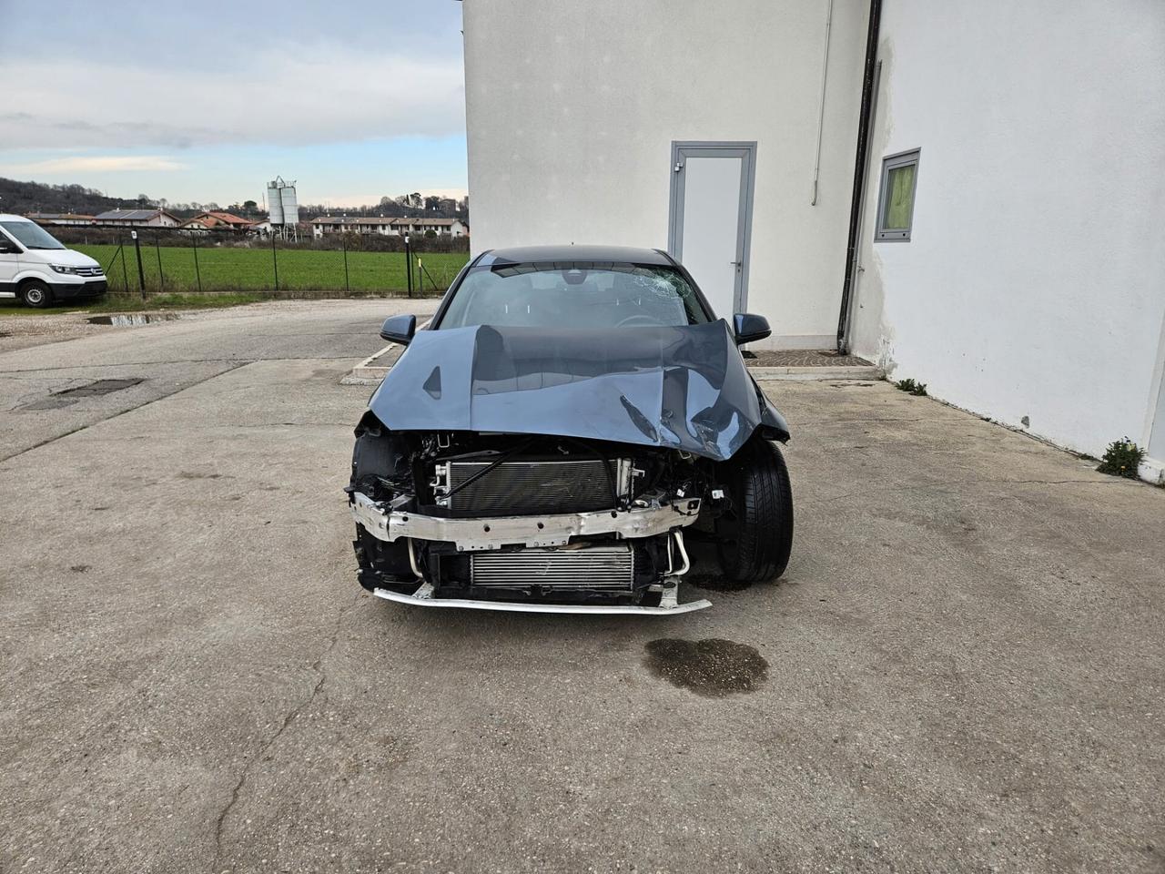 BMW 116d F40 auto START INCIDENTATA
