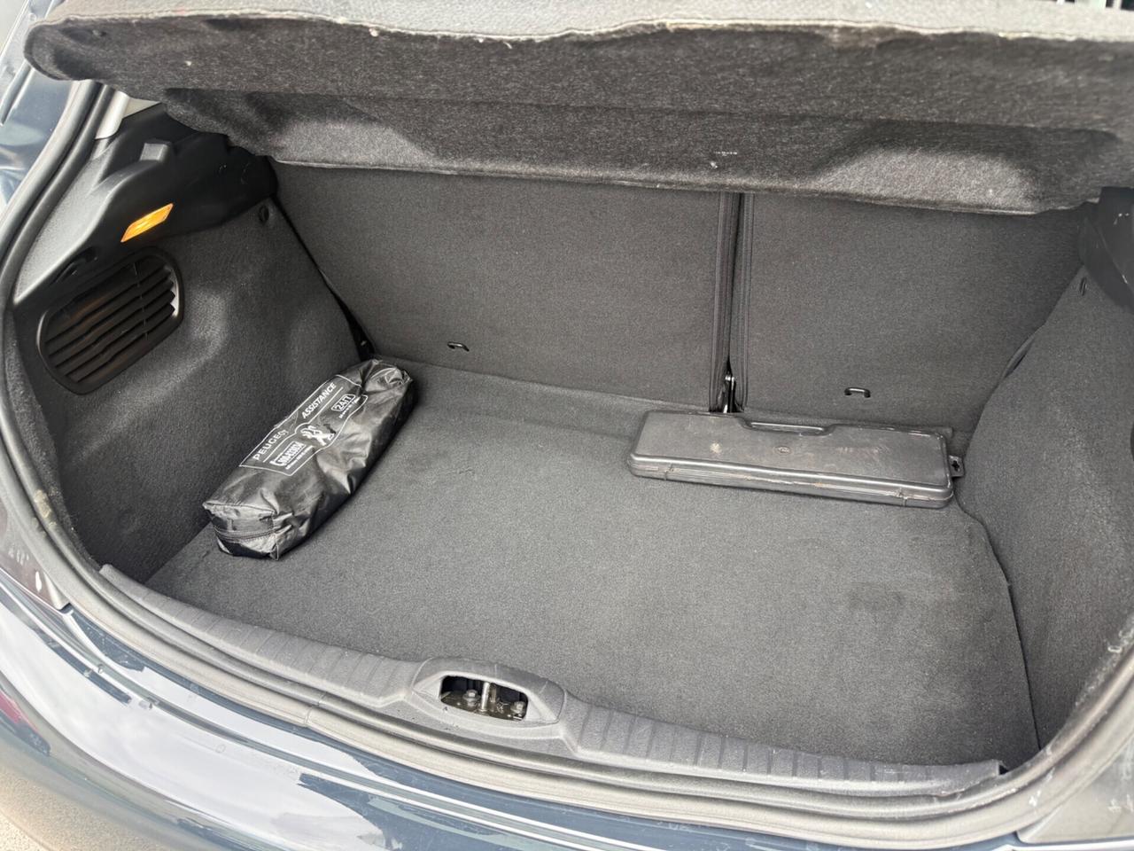 Peugeot 208 1.2benzina 5 porte Style - 2018