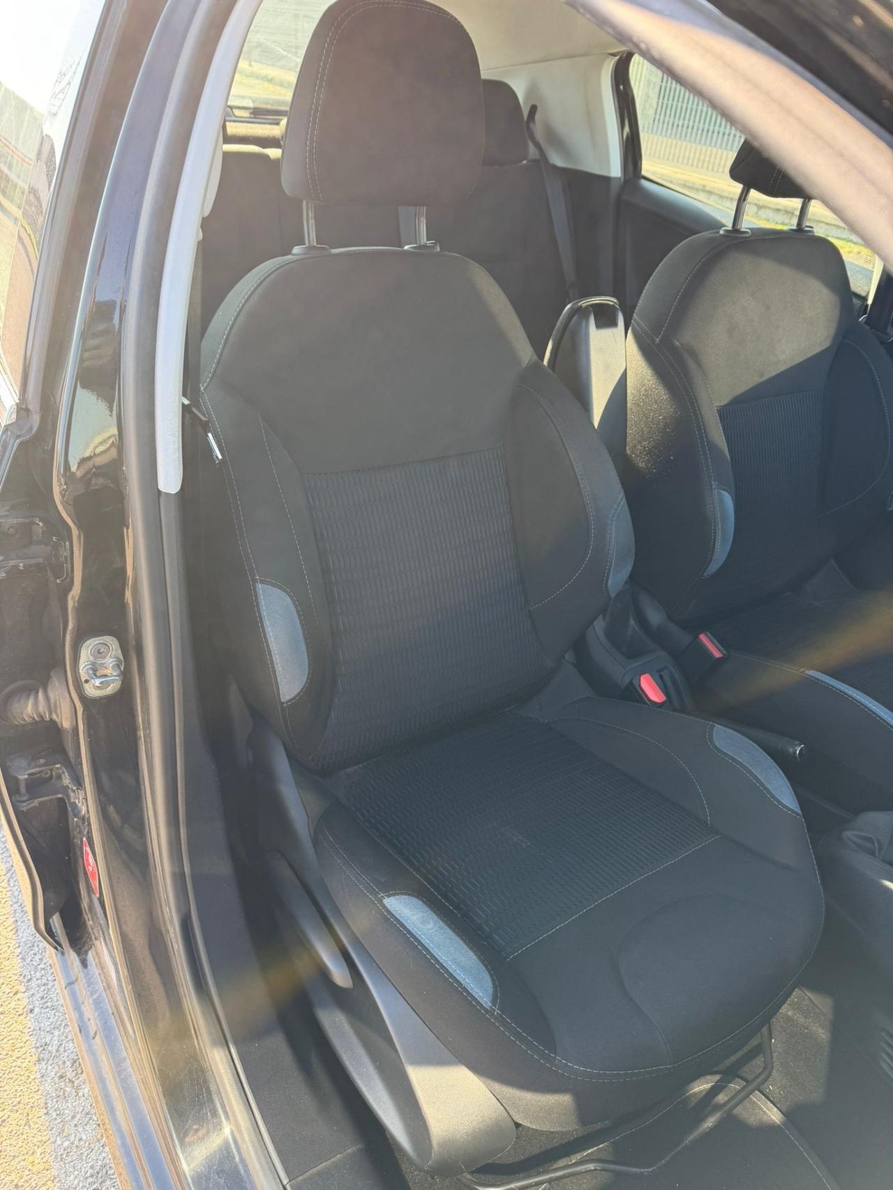 Peugeot 208 1.6 e-HDi 115 CV Stop&Start 5p Allure