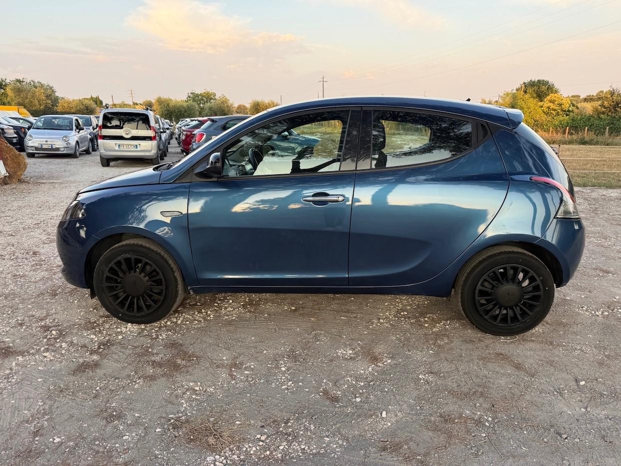 Lancia Ypsilon 1.0 FireFly 5 porte S&S Hybrid