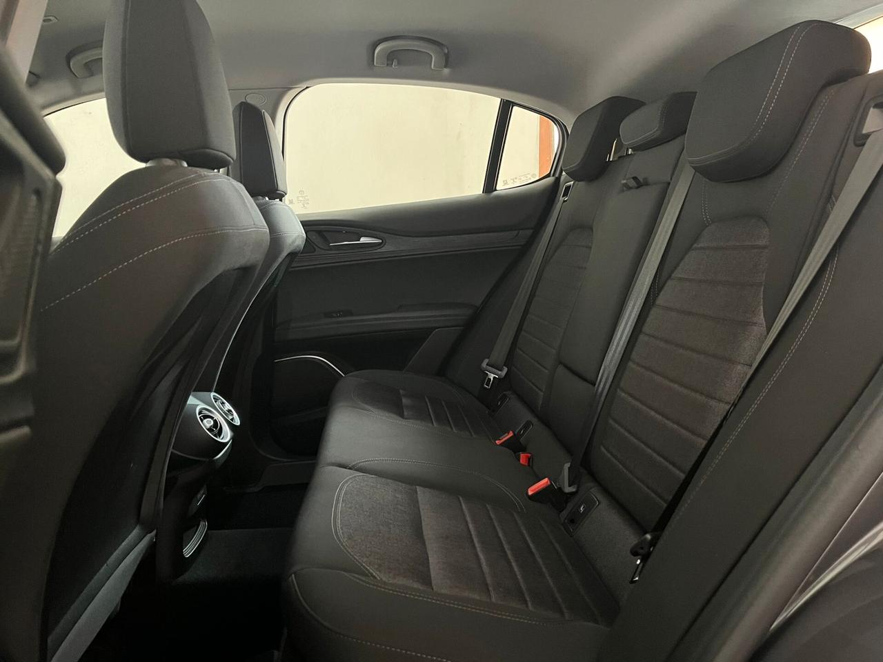 Alfa Romeo Stelvio 2.2 160 CV AT8 RWD Sport-Tech