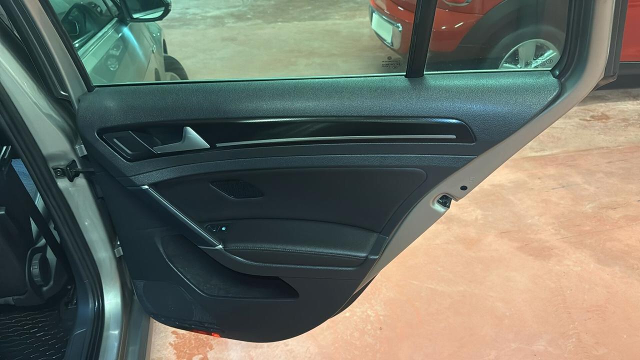 Volkswagen Golf Variant 1.4 TGI DSG Highline BlueMotion