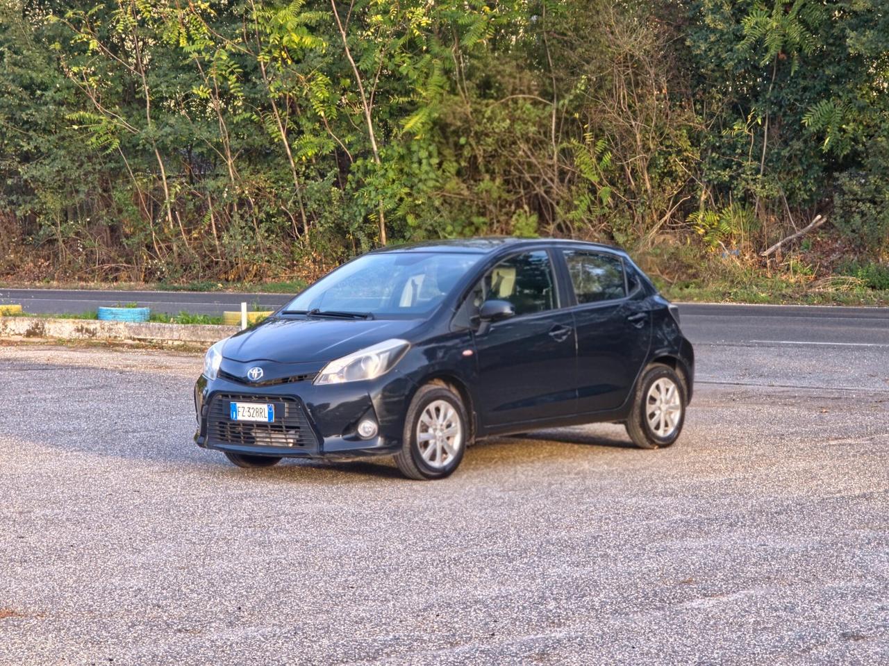Toyota Yaris 1.5 Hybrid 5 porte Lounge E5B Automatico NEO 2014