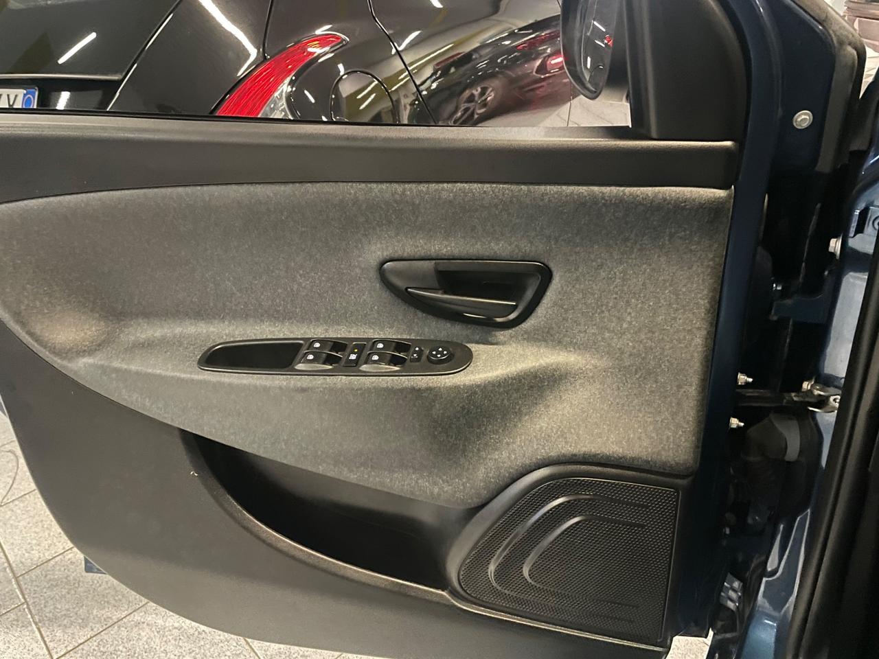 Lancia Ypsilon 1.0 FireFly 5 porte S&S Hybrid Silver Plus