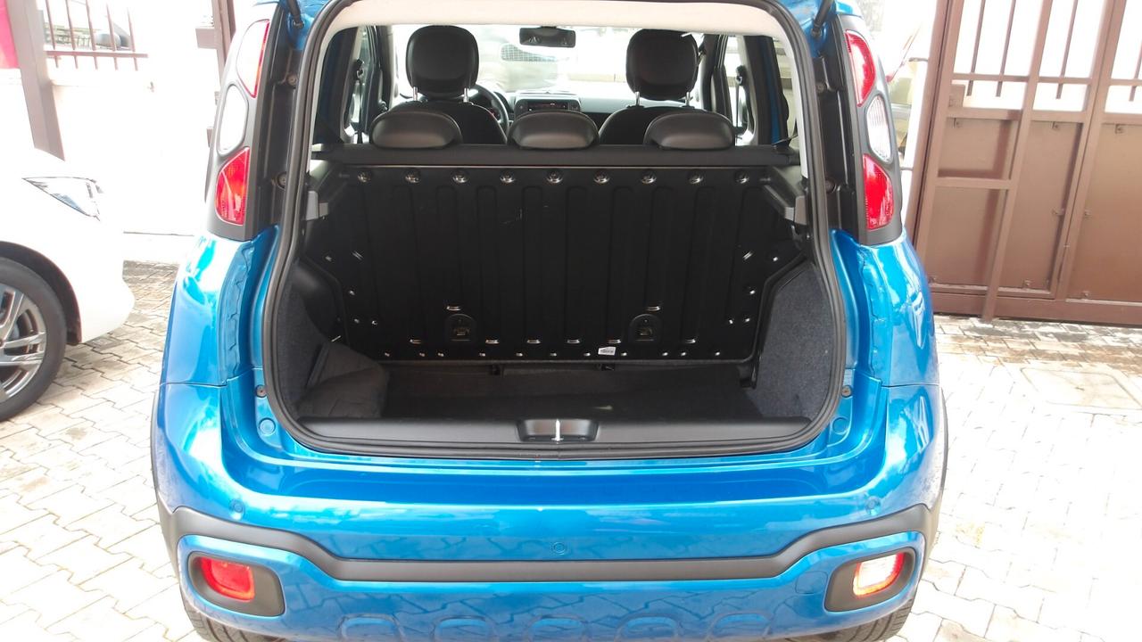 FIAT PANDA 0.9 HYBRID CROSS-KM 14.000-PREZZO PROMO!