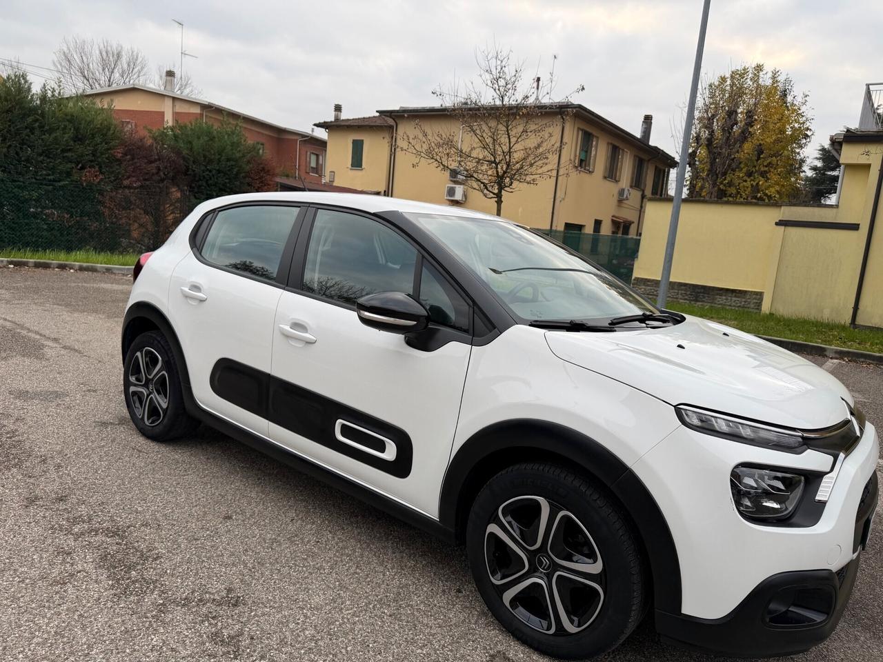 Citroen C3 1.2 - NEOPATENTATI - 12 MESI DI GARANZIA -
