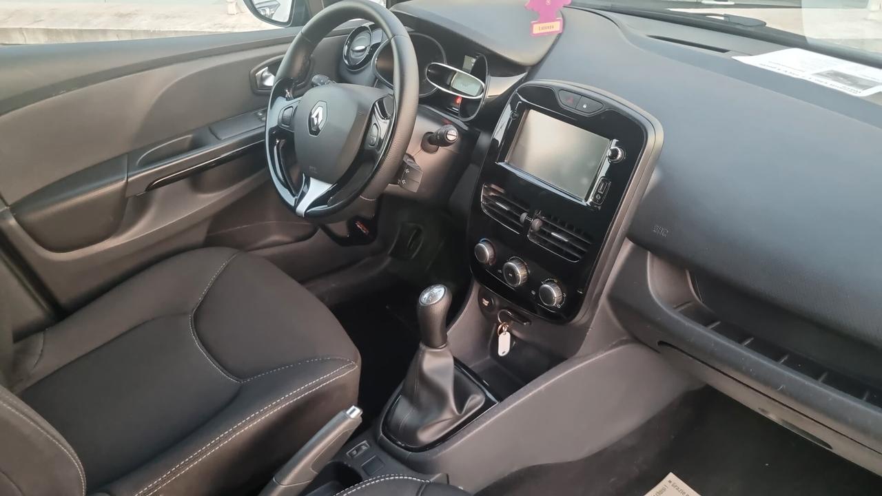 Renault Clio 1.2 75CV 5 porte Costume National