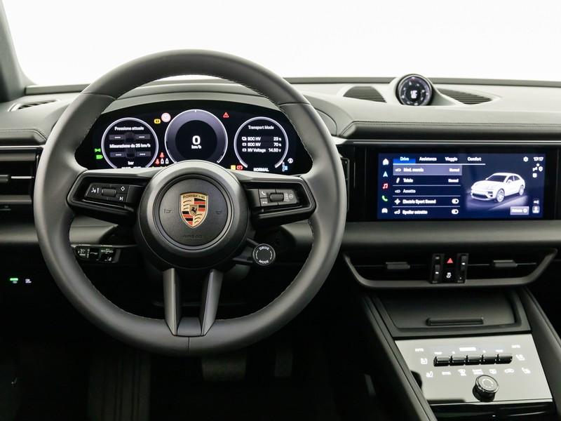 Porsche Macan 4