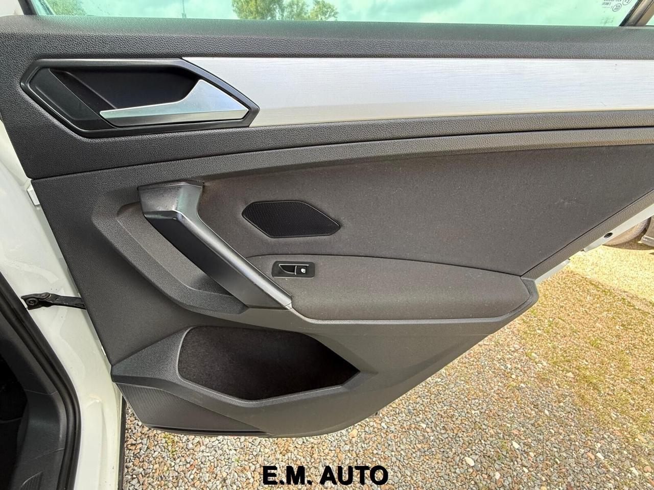 Volkswagen Tiguan 2.0 TDI SCR 4MOTION Business Blu