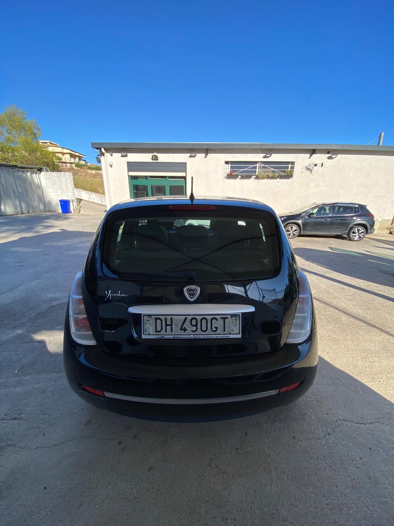 Lancia Ypsilon 1.2 Argento