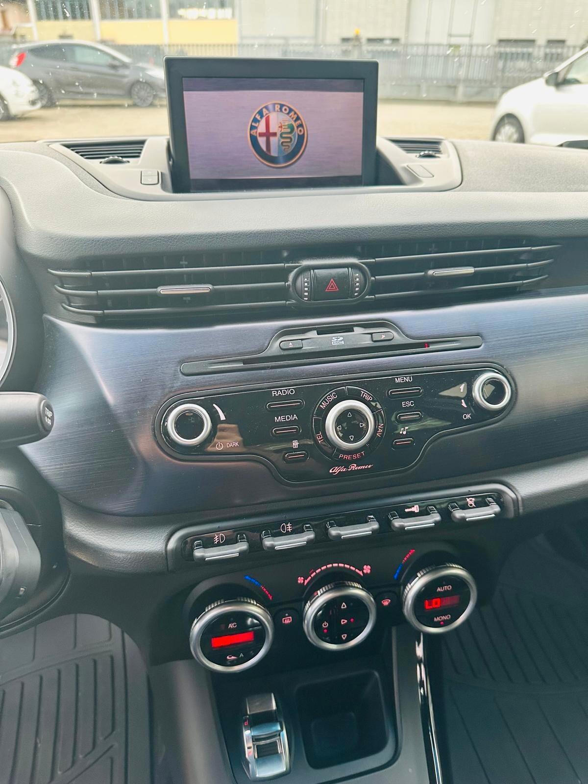 Alfa Romeo Giulietta 1750 TBi Quadrifoglio Verde