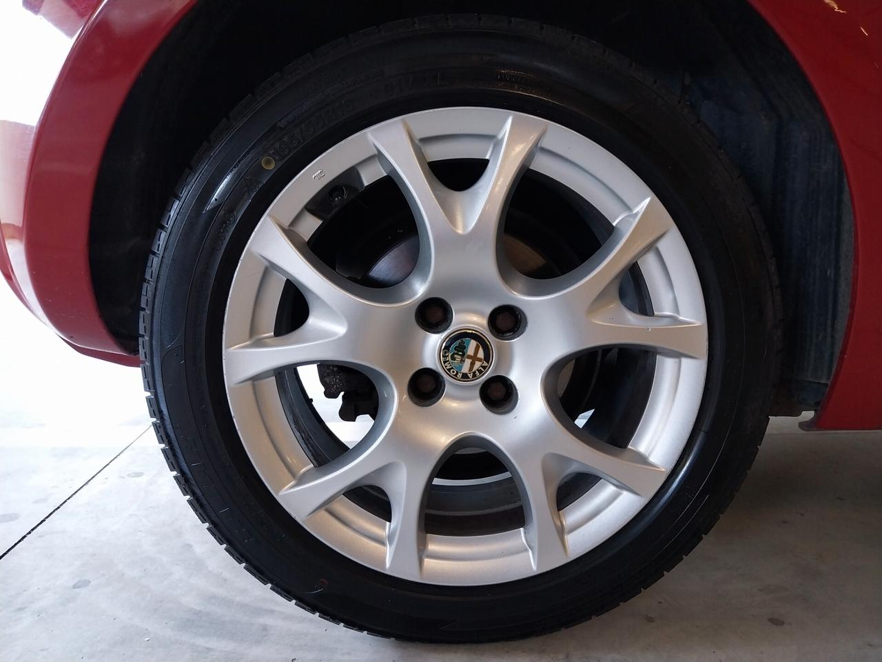 Alfa Romeo MiTo 1.6 JTDm 16V Distinctive Sport Pack - ok neopatentati