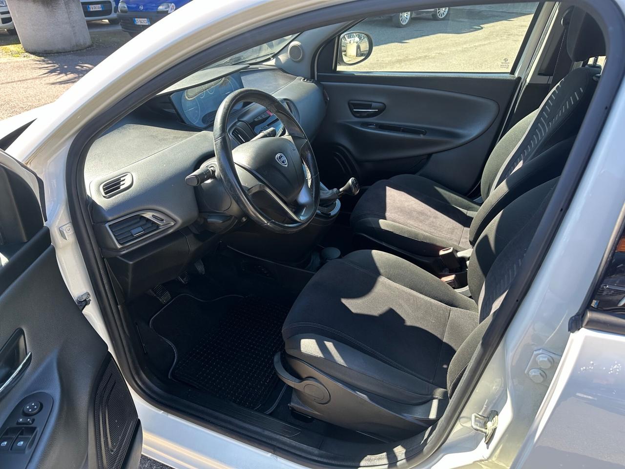 Lancia Ypsilon 1.3 MJT 95 CV 5 porte S&S