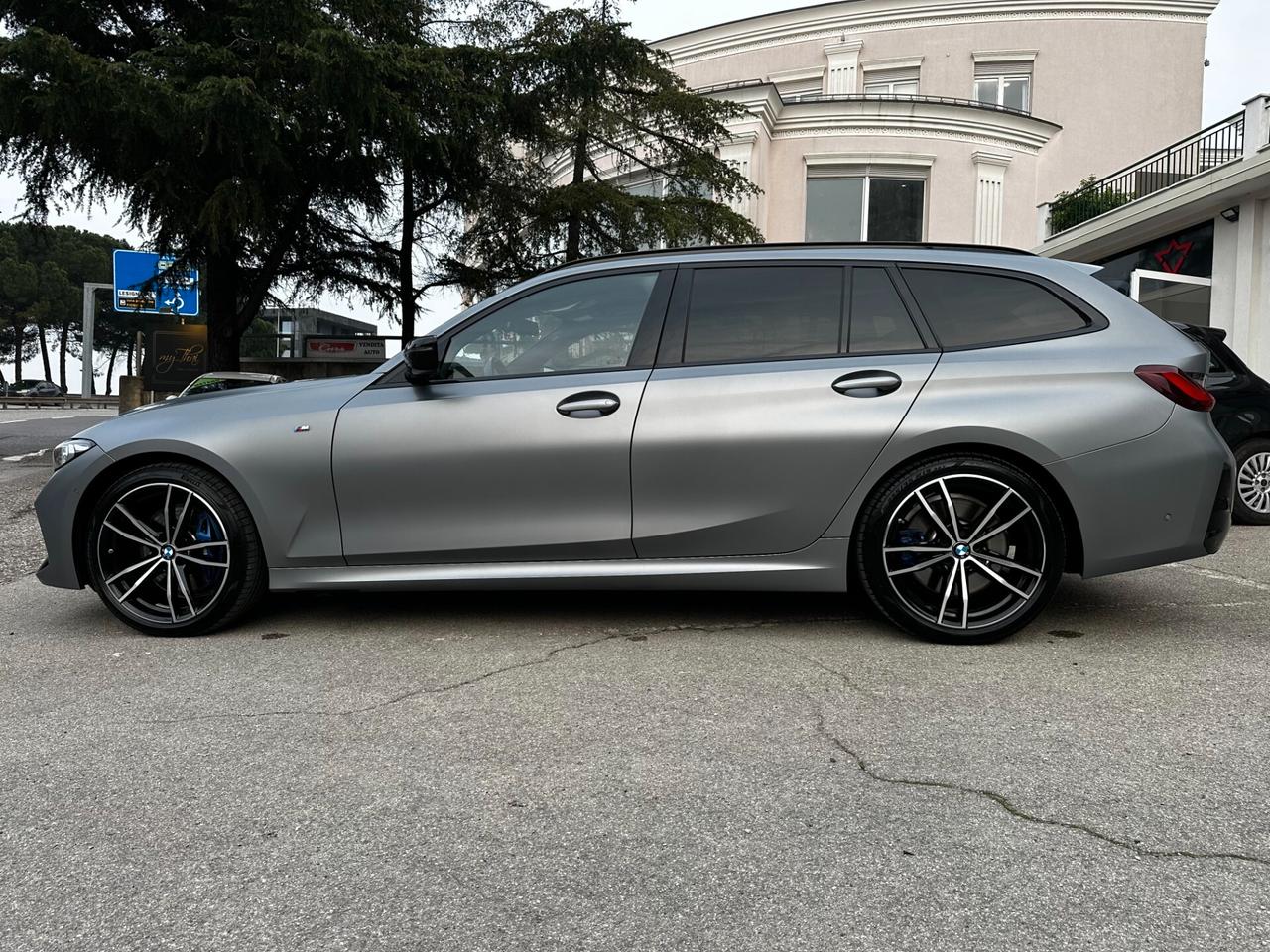 Bmw 320d xDrive Touring M Sport PRO_TETTO_R19_MATRIX_BLACK_