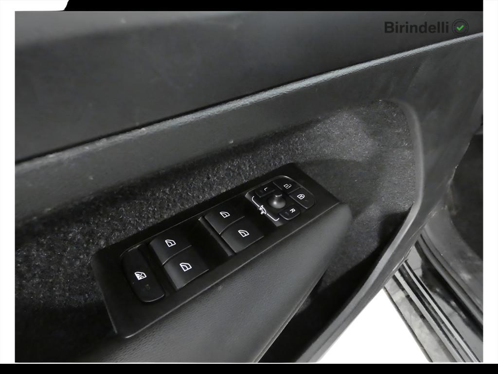 VOLVO XC40 (2017-->) - XC40 T3 Geartronic Momentum