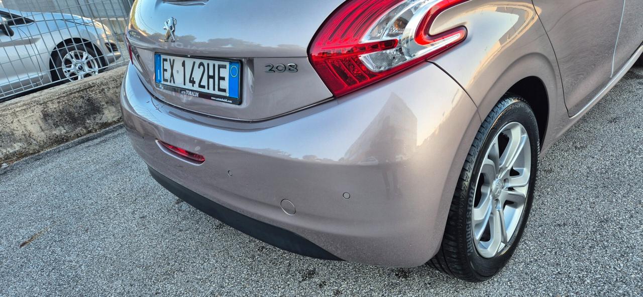 Peugeot 208 1.4 HDi 68 CV 5 porte Allure NEOPATENTATI