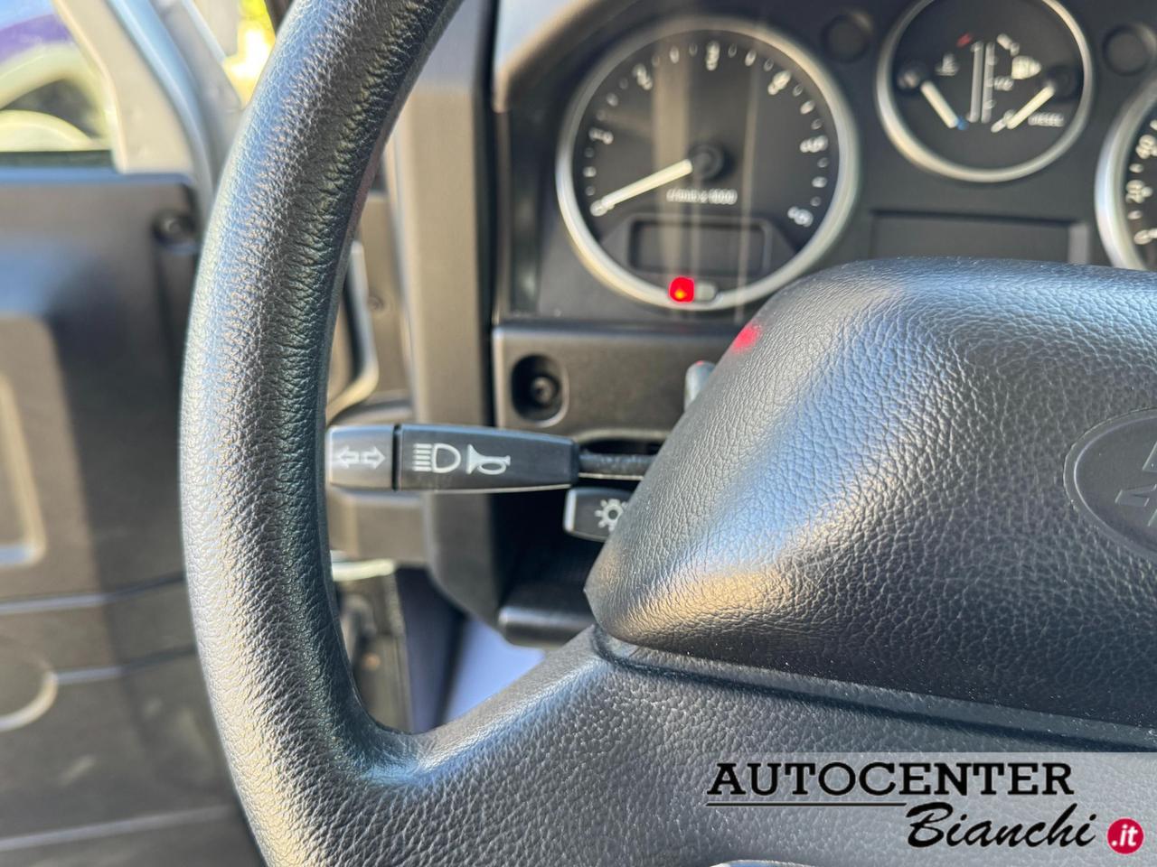 Land Rover Defender 90 SW Defender 90 2.4 td SE SW