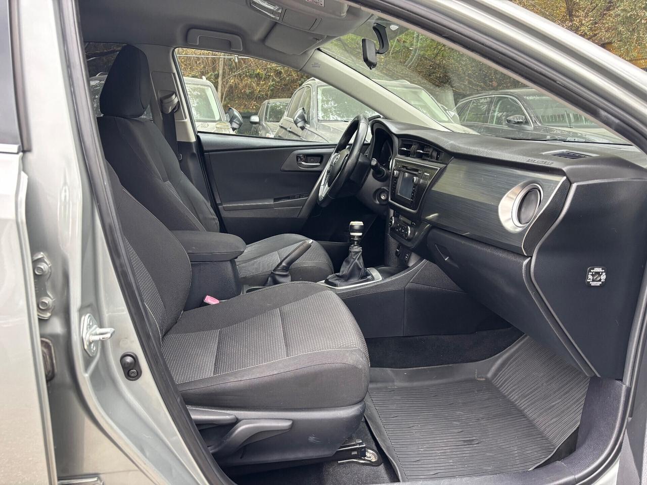 Toyota Auris 1.4 D-4D 5 porte ok neopatentati