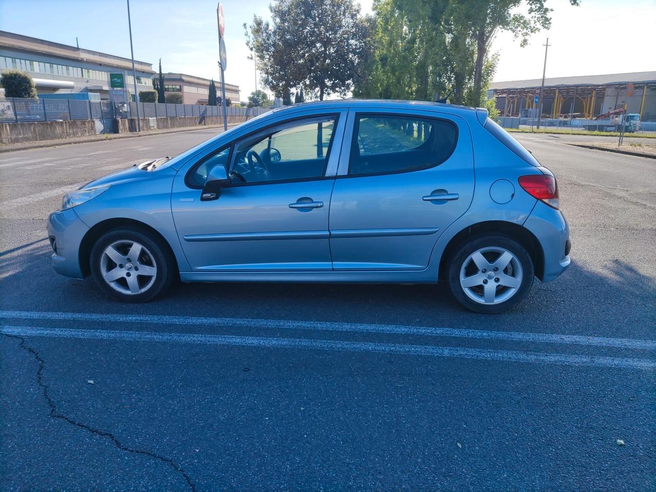 Peugeot 207 1.4 HDi ok neopatentati. Energie Sport