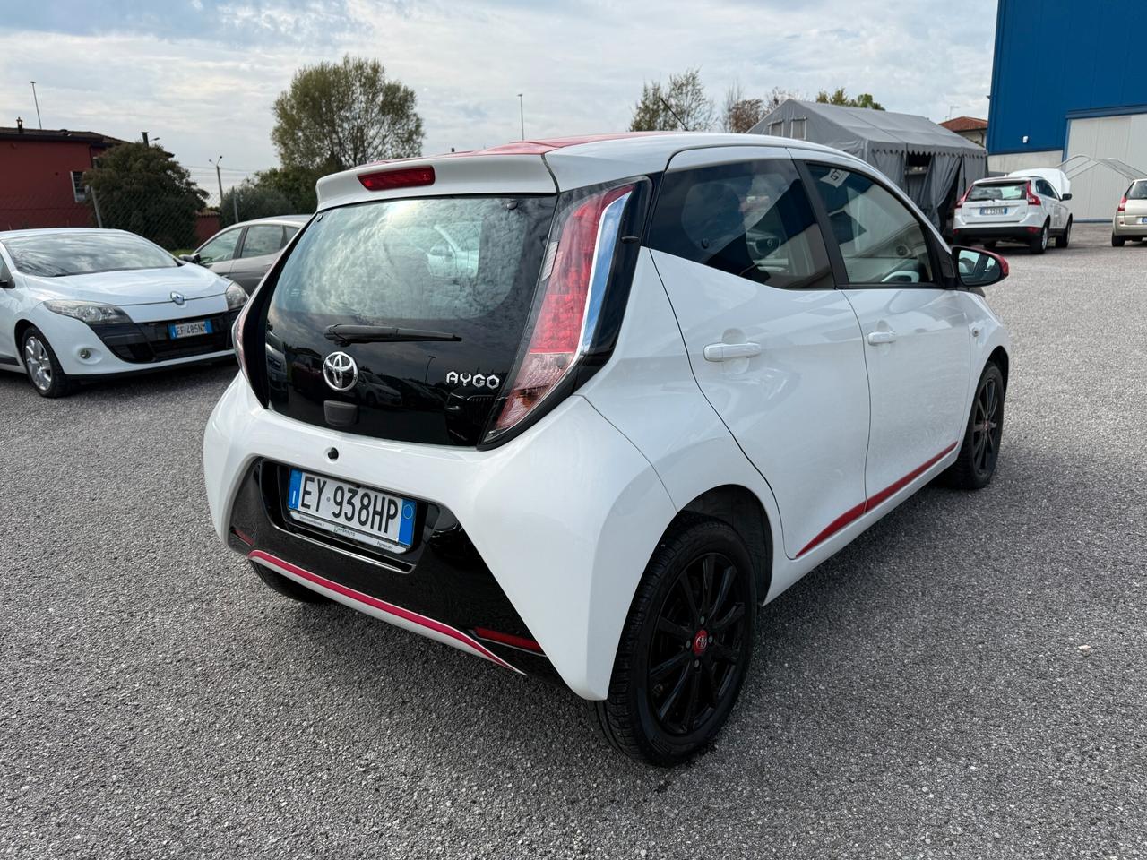 Toyota Aygo 1.0 Benzina 69 CV 5 porte x-play