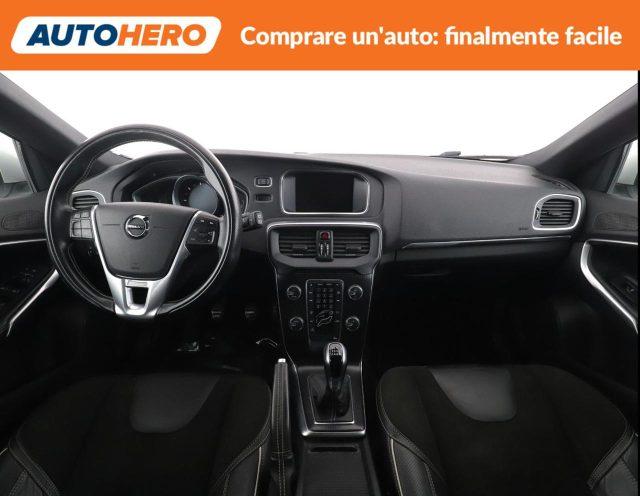 VOLVO V40 D2 R-design