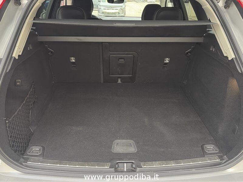 Volvo XC60 II 2022 2.0 b4 Momentum auto