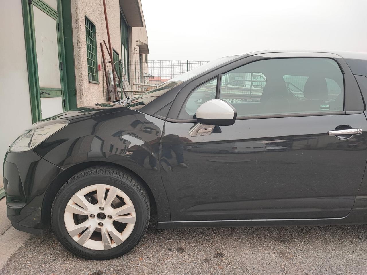 CITROEN DS3 1.6 BENZINA 3 PORTE APPENA TAGLIANDATA