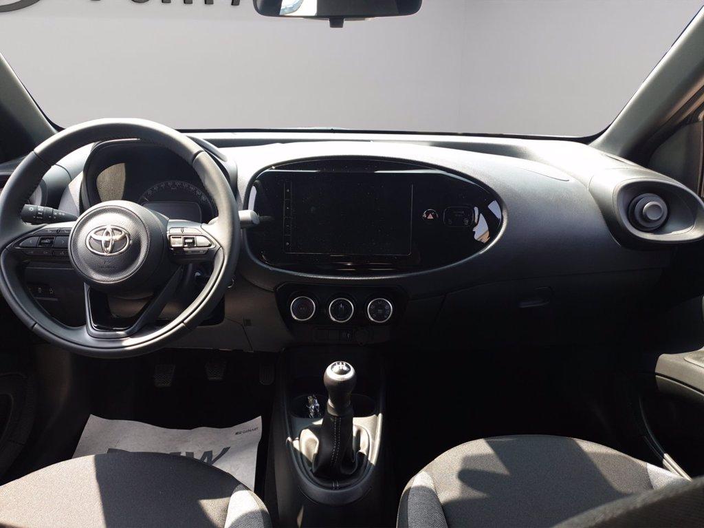 TOYOTA Aygo x 1.0 active 72cv del 2025