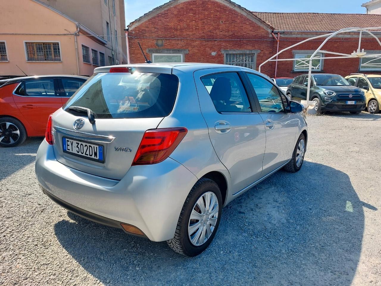 Toyota Yaris 1.4 D-4D 5 porte Lounge STUPENDA OK NEOPATENTATI