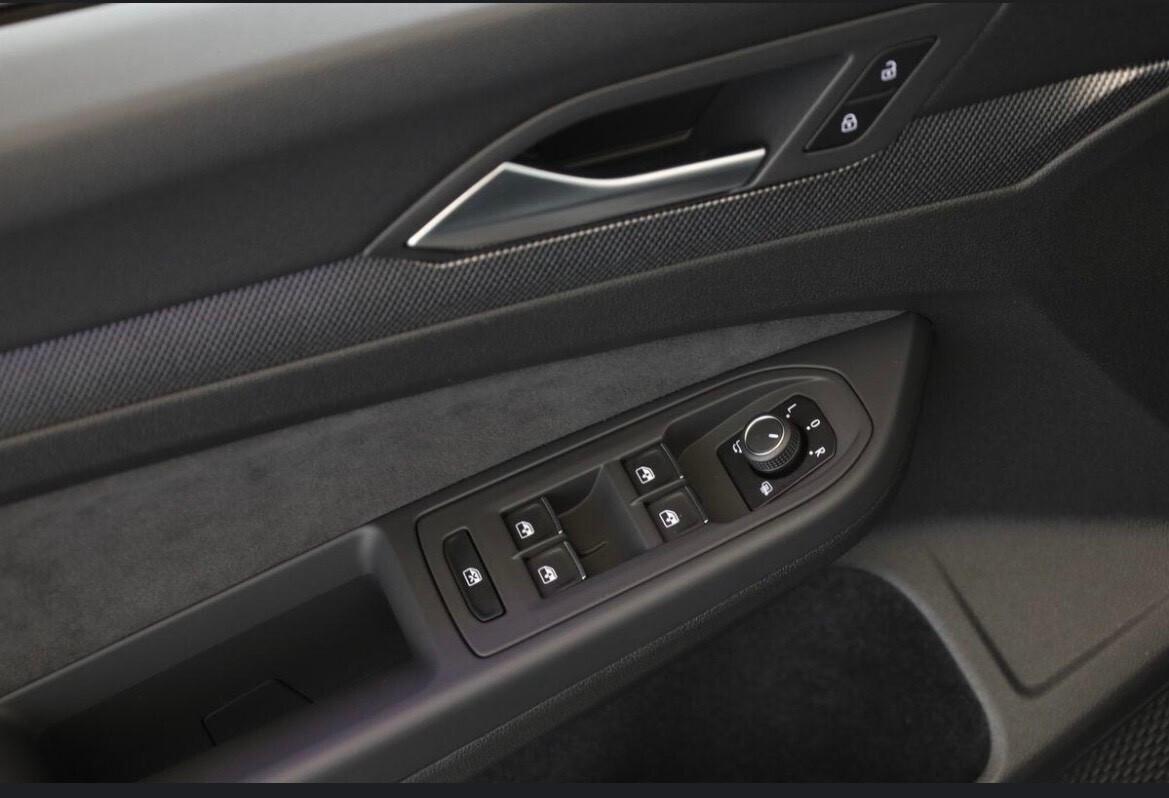 Volkswagen Golf 2.0 8.5 TSI GTI DSG TETTO NAVI