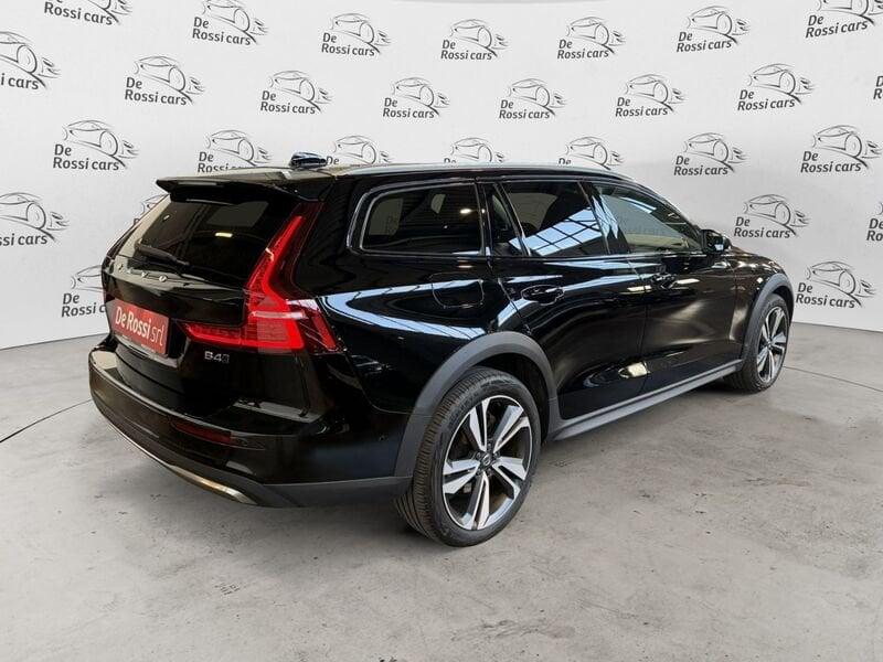 Volvo V60 Cross Country B4 (d) AWD automatico Ultimate