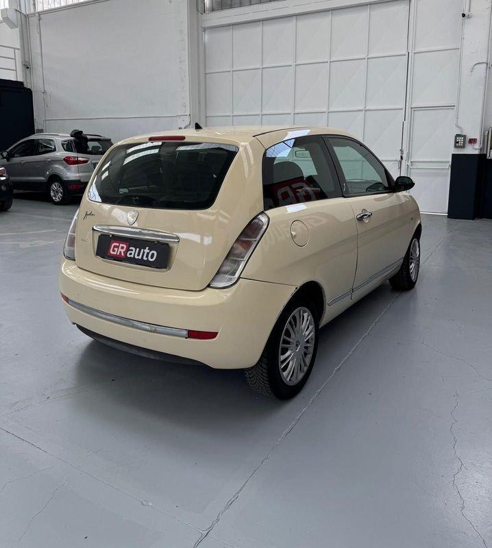 Lancia Ypsilon