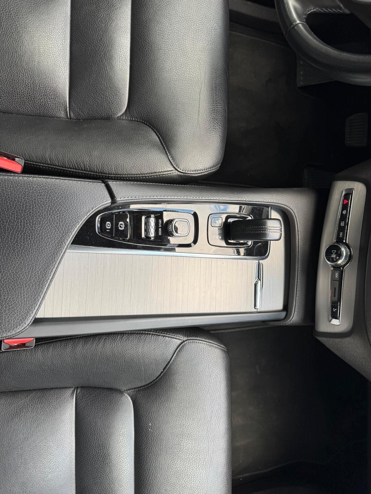 VOLVO XC90 B5 (d) AWD Geartronic 7 posti R-DESING