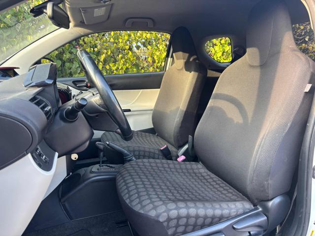 TOYOTA iQ 1.0 CVT Sol