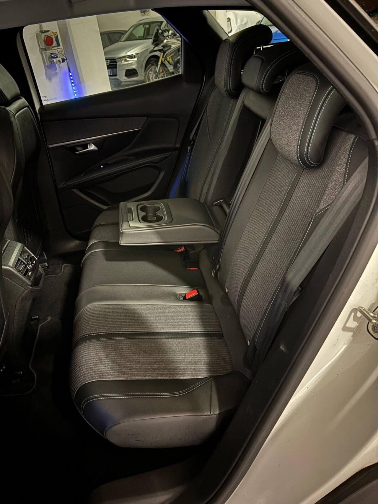 Peugeot 3008 BlueHDi 130 S&S EAT8 Allure