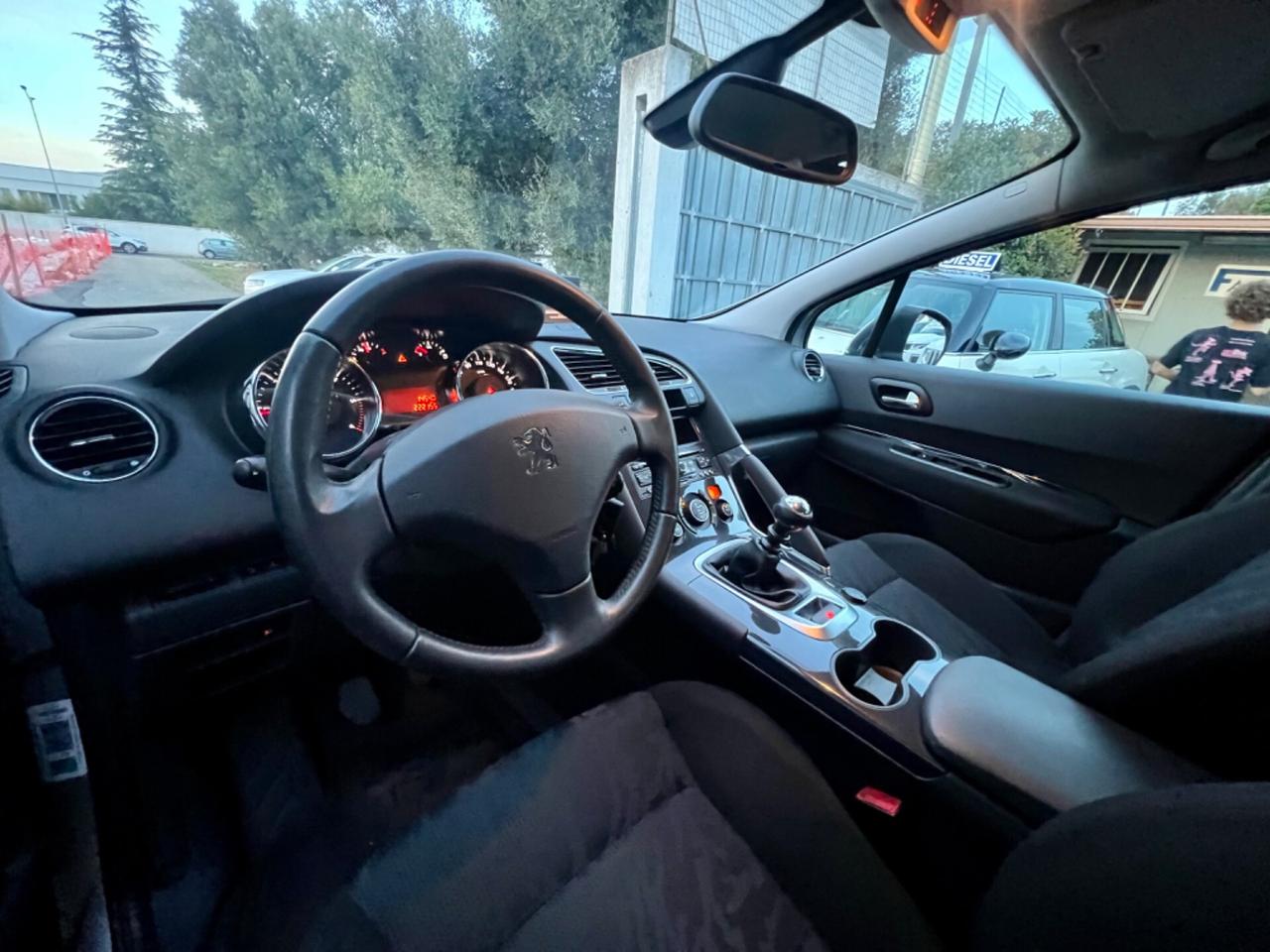 Peugeot 3008 2.0 HDi 150CV,Cambio Manuale,Navig.,Climatronic bizona,sensori di parch.