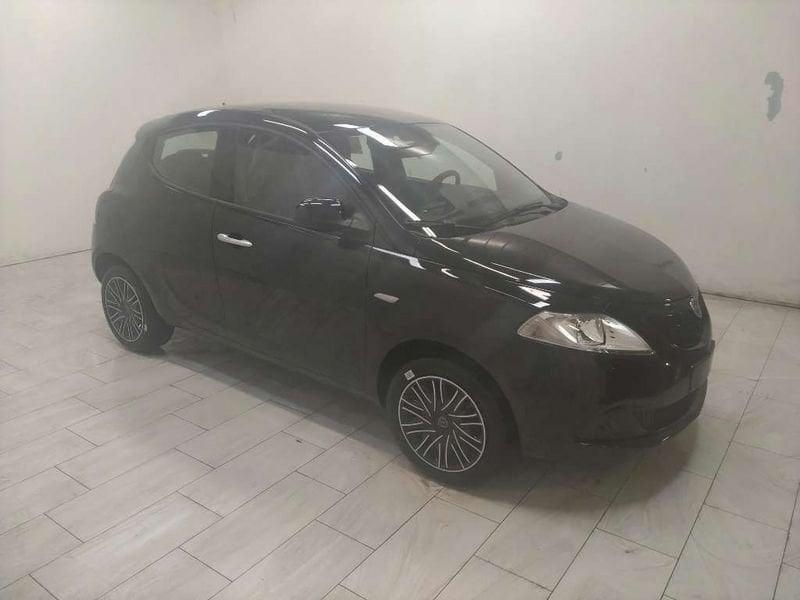 Lancia Ypsilon 1.0 firefly hybrid Oro s&s 70cv