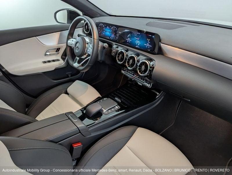Mercedes-Benz Classe A 250 PREMIUM AUTOMATIC ''PACCHETTO NIGHT''