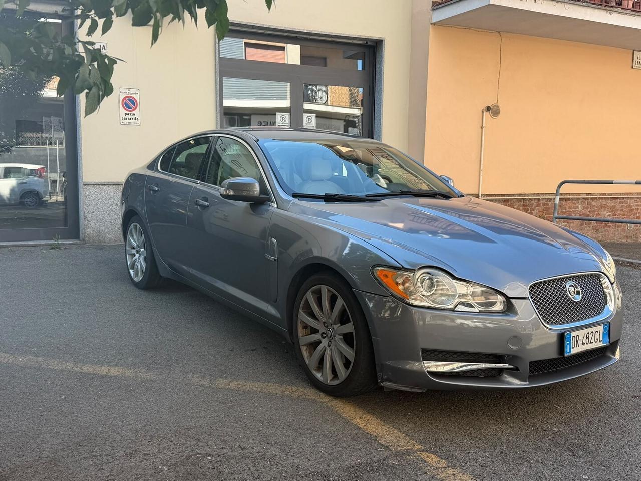 Jaguar XF 2.7 automatica