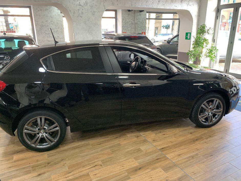 Alfa Romeo Giulietta 1.6 JTDm-2 105 CV Distinctive