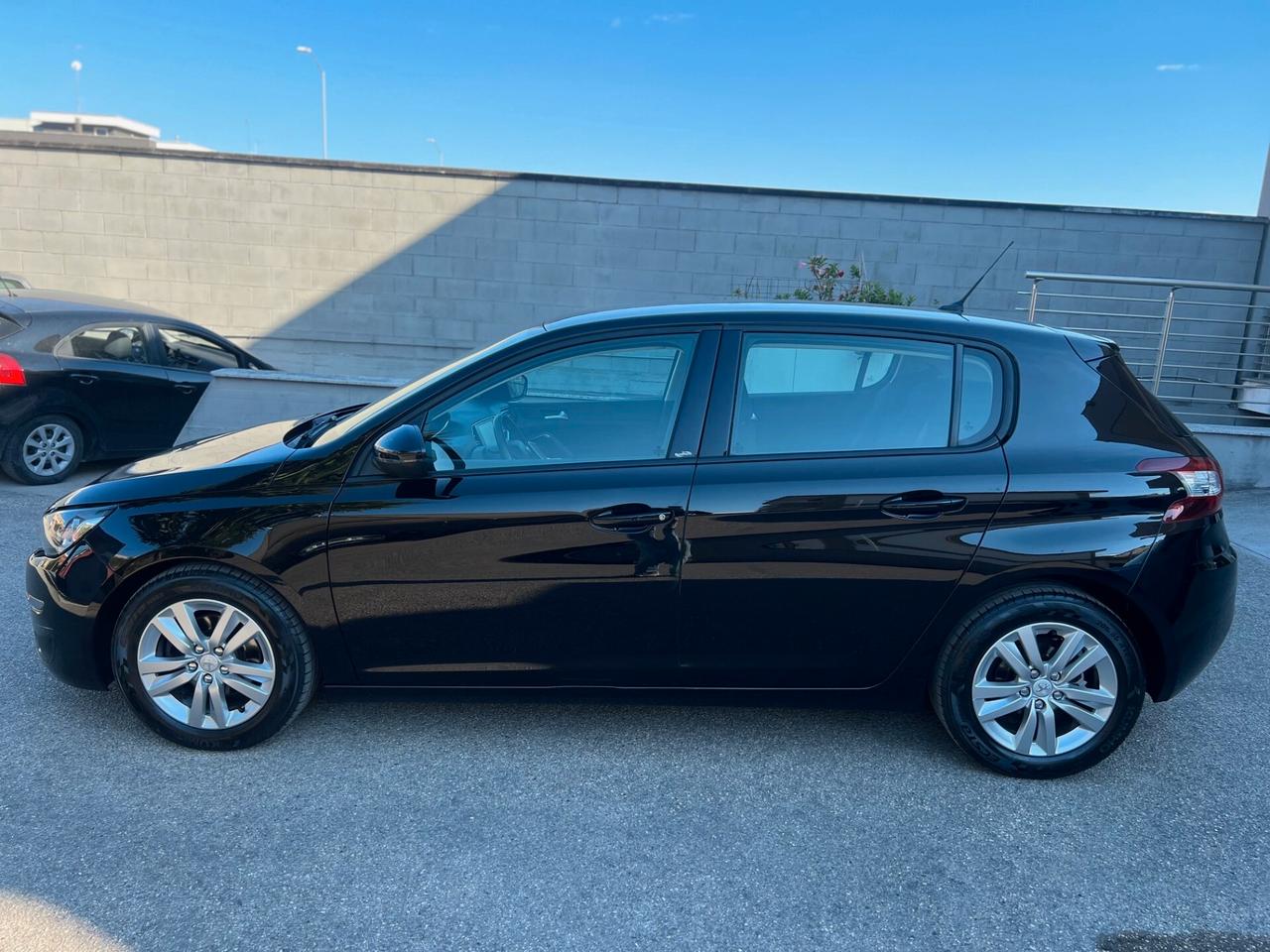 Peugeot 308 5p 1.6 bluehdi 120cv BUSINESS NAVI/PDC/TEL. PERFETTA!!