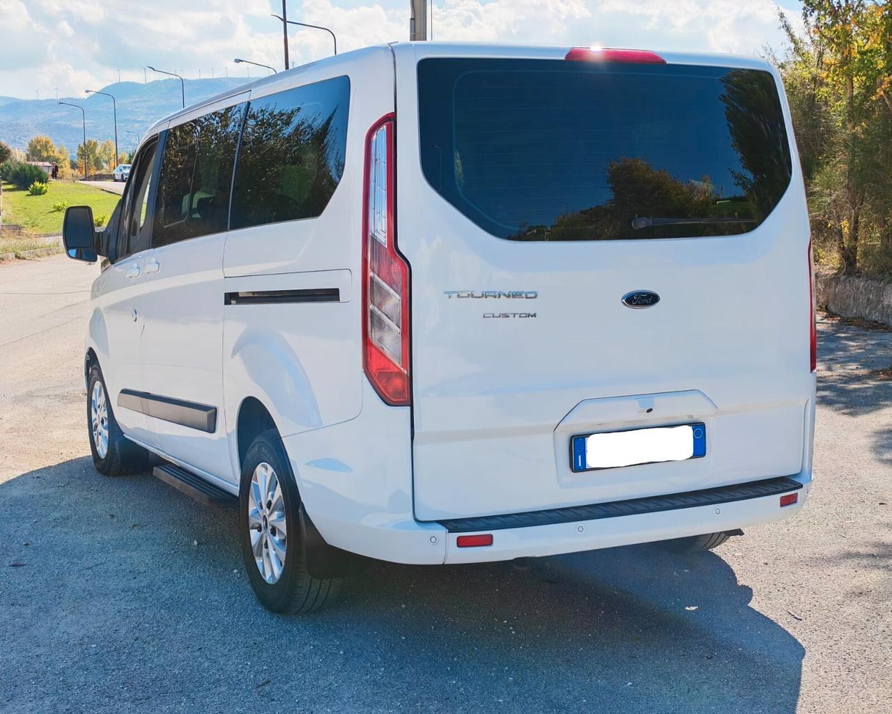 Ford Tourneo Custom Combi 320 L1 H1 Trend 8 posti doppia porta lat.