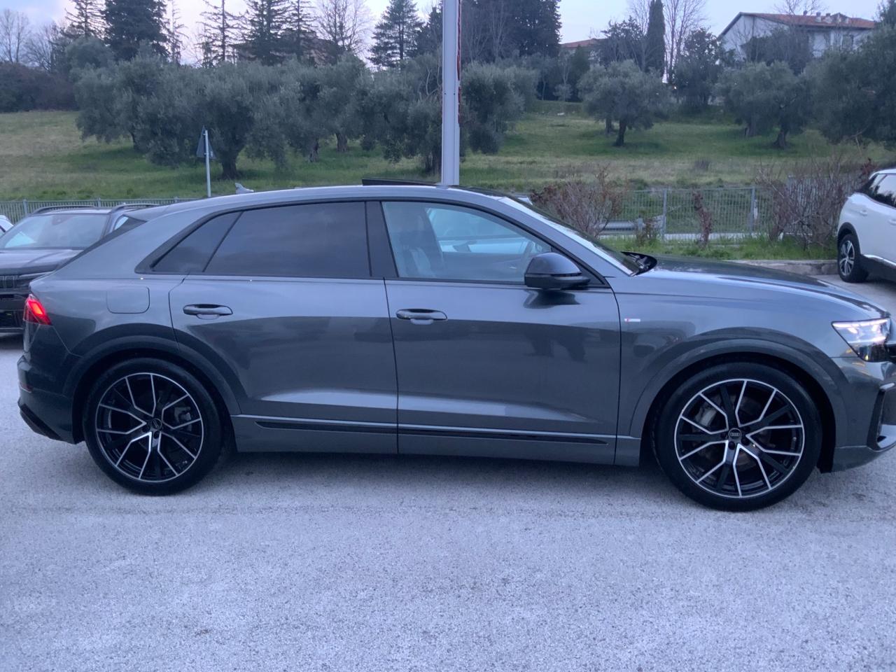 Audi Q8 SUV 50 TDI 286 CV quattro tiptronic S line edition TETTO.RUOTE POST STERZ.