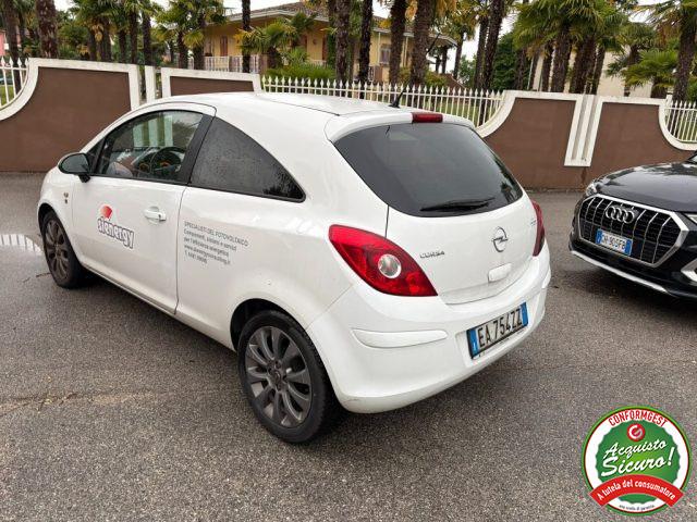 OPEL Corsa 1.2 3 porte Club