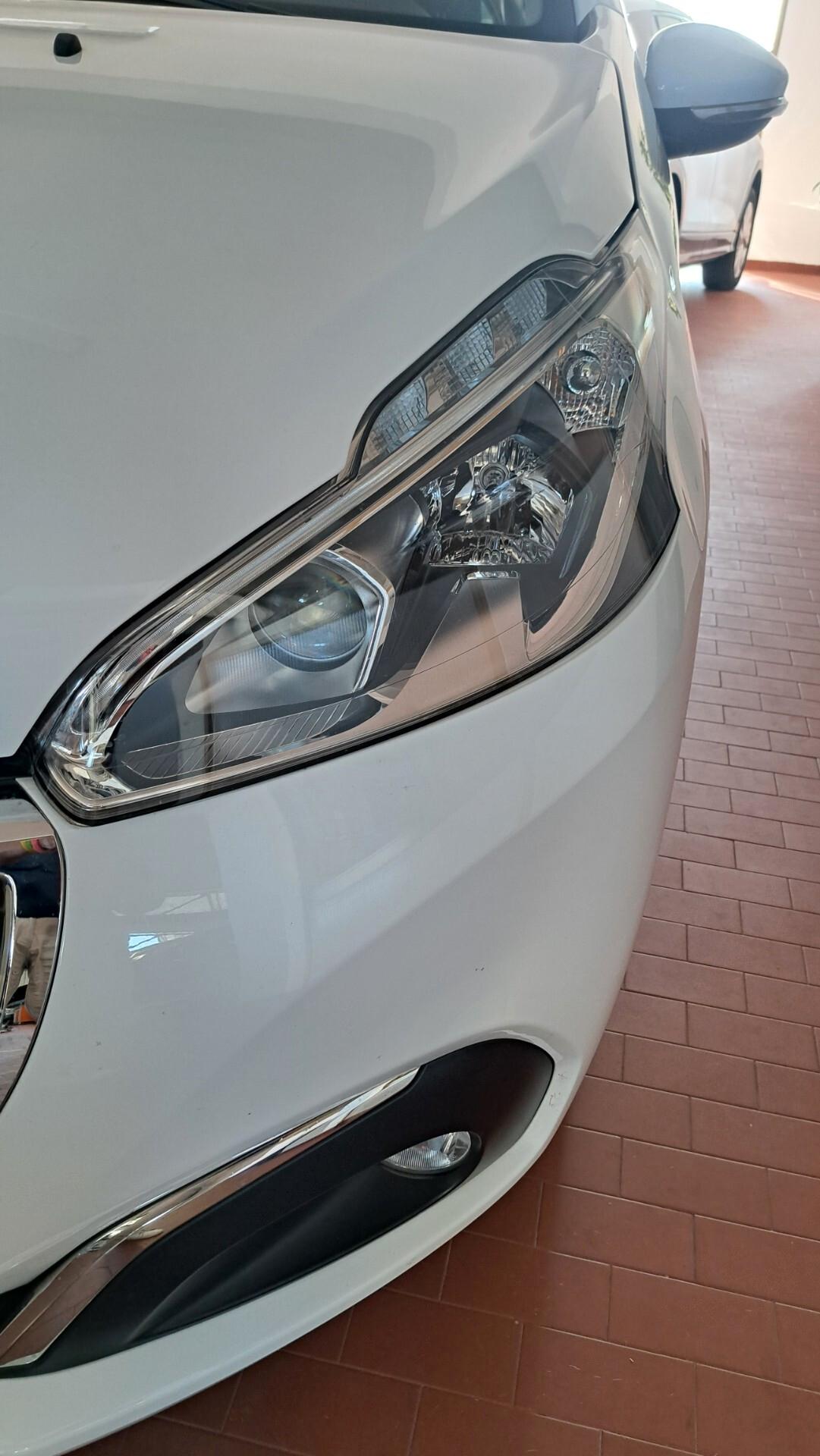 Peugeot 208 PureTech 82 5 porte Active OK NEO PATENTATI