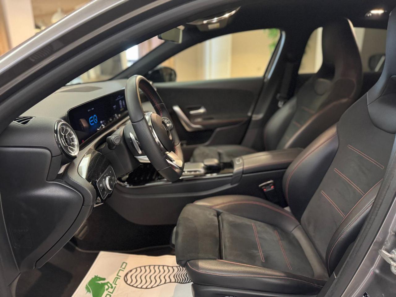 MERCEDES-BENZ A 250 Automatic Premium UniPro Mbux Ambient Light