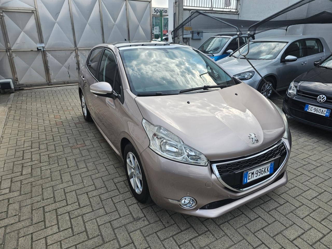 Peugeot 208 1.2 VTi 82 CV 5 porte Active - NeoPatentati