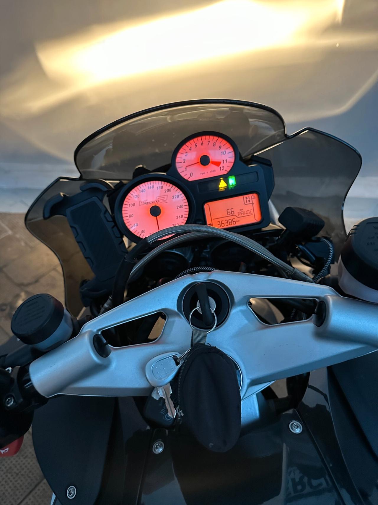 Bmw K 1200 R, tenuta e usata con amore e passione, pari al nuovo